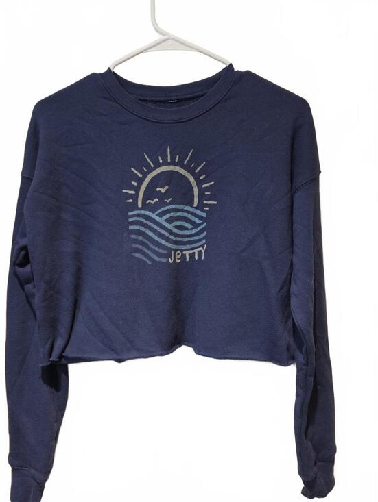 jetty Sweaters - Jetty Cropped Raw Hem Sweatshirt With Coastal Theme Size S. Super Soft